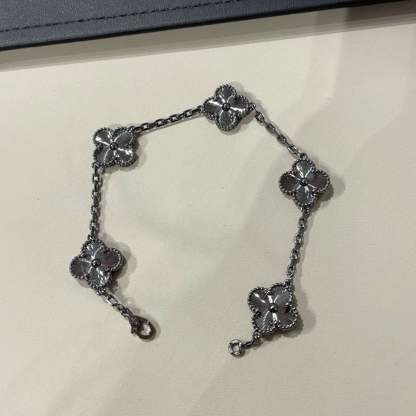 [Marin-Jewelry]CLOVER 5 MOTIF BLACK BRACELET