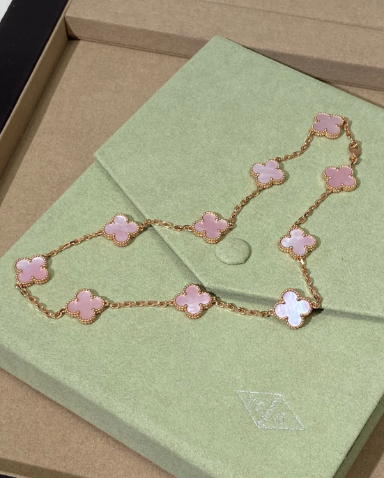 [Marin-Jewelry Jewellery] Pink Necklace with Ten Clover Designs