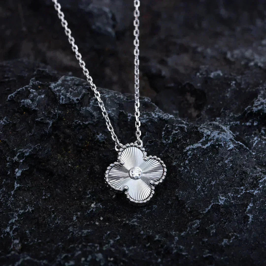 [Marin-Jewelry]CLOVER  15MM DIAMOND LASER NECKLACE SILVER