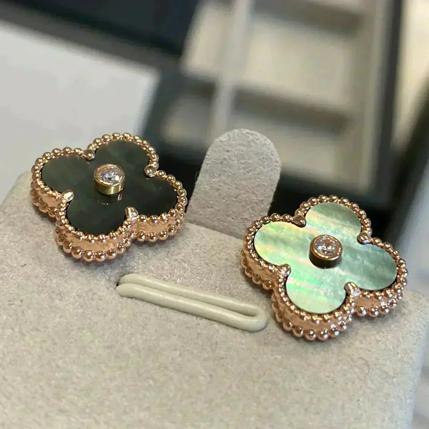 [Marin-Jewelry]CLOVER MEDIUM 1 MOTIFS GRAY MOP  DIAMOND EARRINGS
