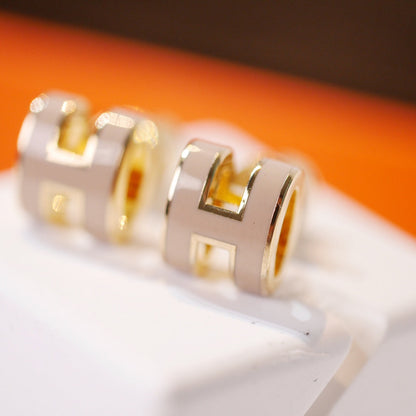 [Marin-Jewelry]MINI POP H GOLD EARRINGS GREY