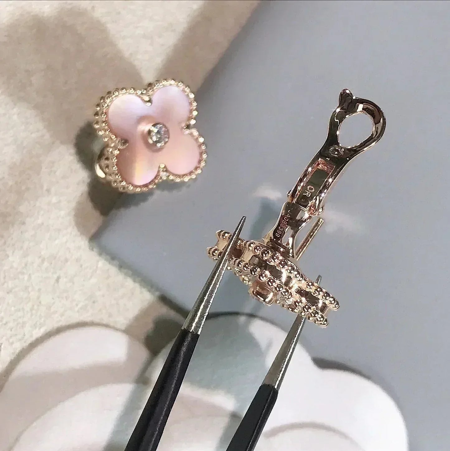 [Marin-Jewelry]CLOVER MEDIUM 1 MOTIFS  PINK MOP DIAMOND EARRINGS