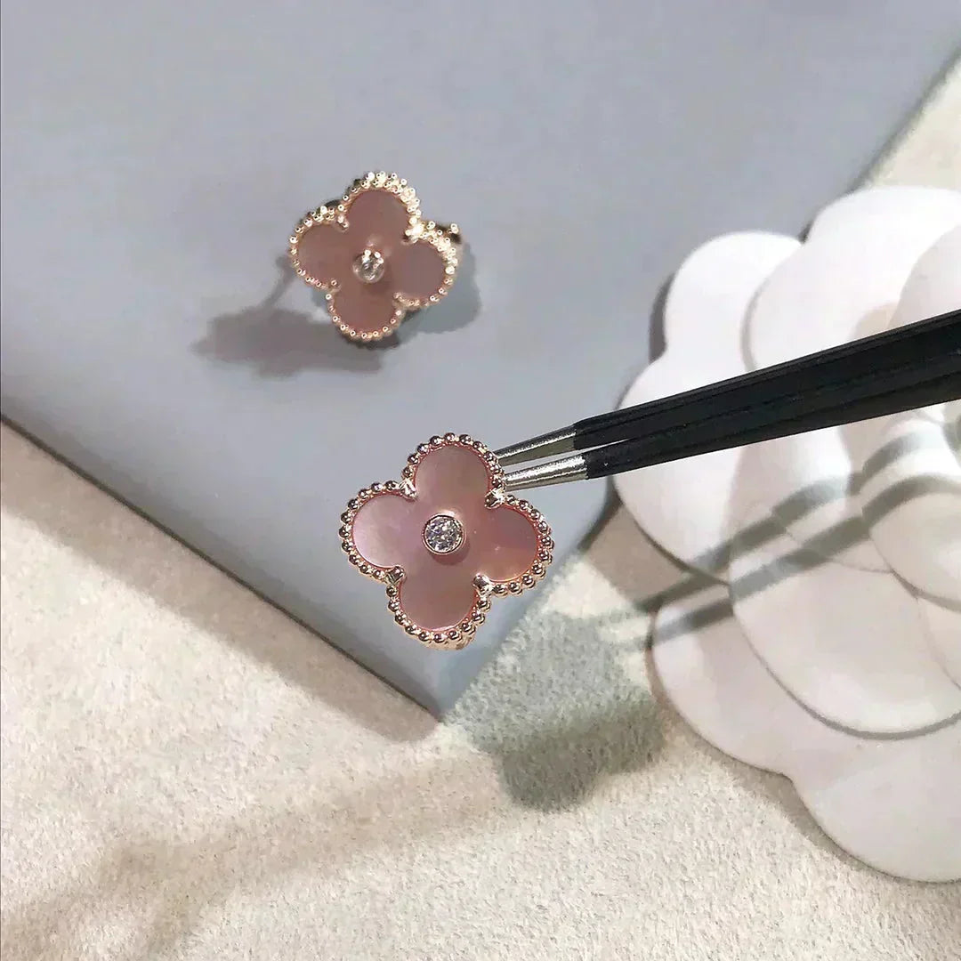 [Marin-Jewelry]CLOVER MEDIUM 1 MOTIFS  PINK MOP DIAMOND EARRINGS