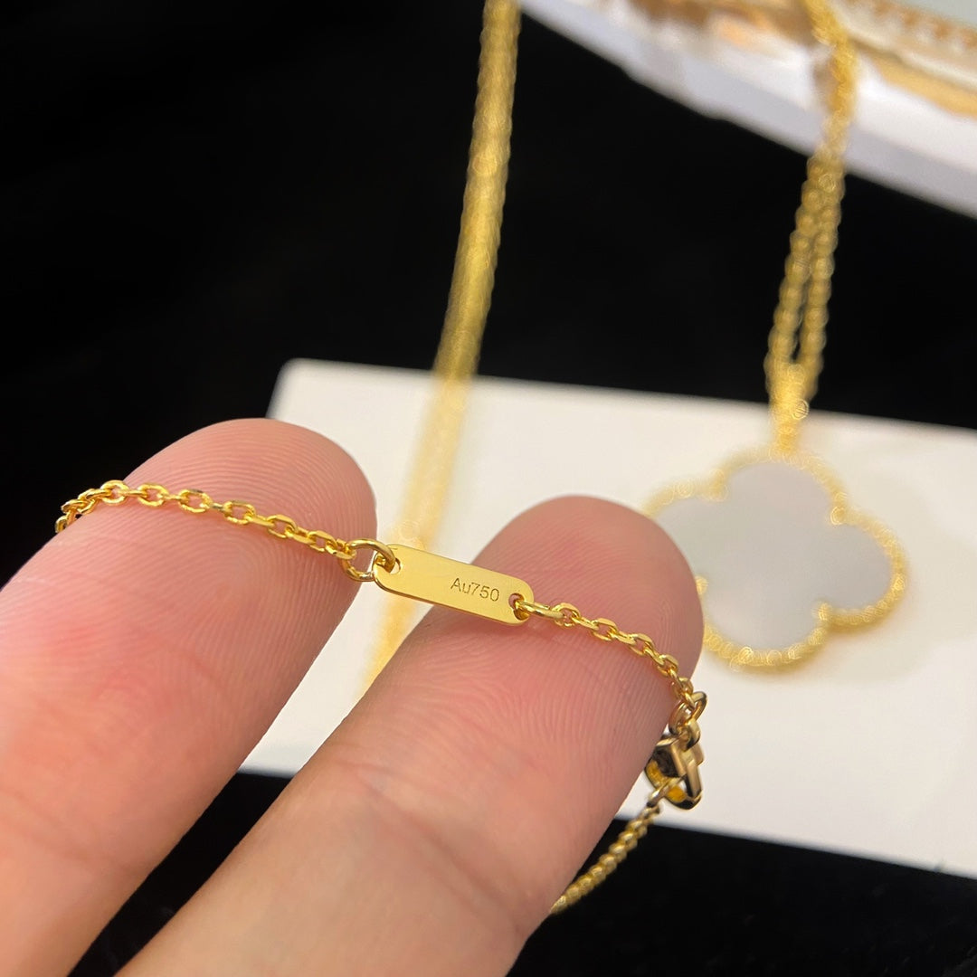[Marin-Jewelry]CLOVER 25MM MOP LARGE PENDANT NECKLACE