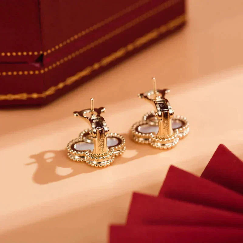[Marin-Jewelry]CLOVER MEDIUM 1 MOTIFS  WHITE MOP STUD EARRINGS