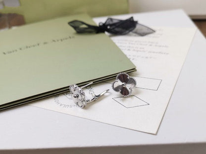 [Marin-Jewelry]CLOVER MEDIUM STUD EARRINGS