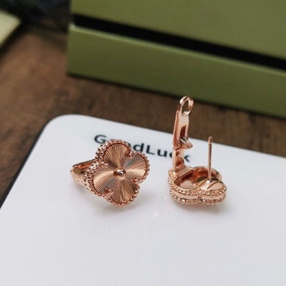 [Marin-Jewelry]CLOVER MEDIUM STUD EARRINGS
