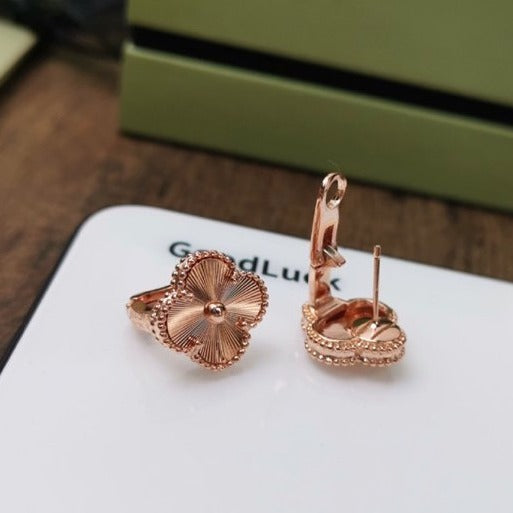 [Marin-Jewelry]CLOVER MEDIUM STUD EARRINGS