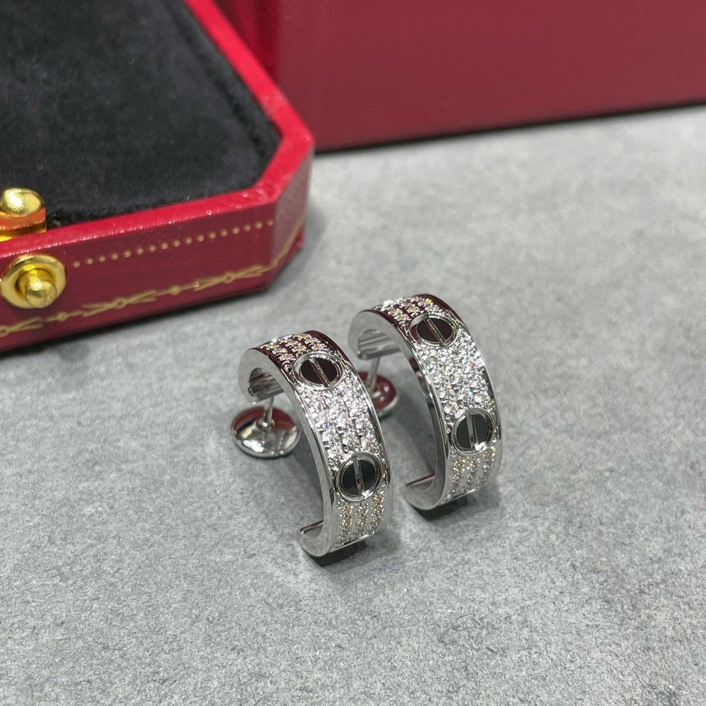 [Marin-Jewelry]LOVE CERAMIC DIAMOND PAVED SILVER EARRINGS