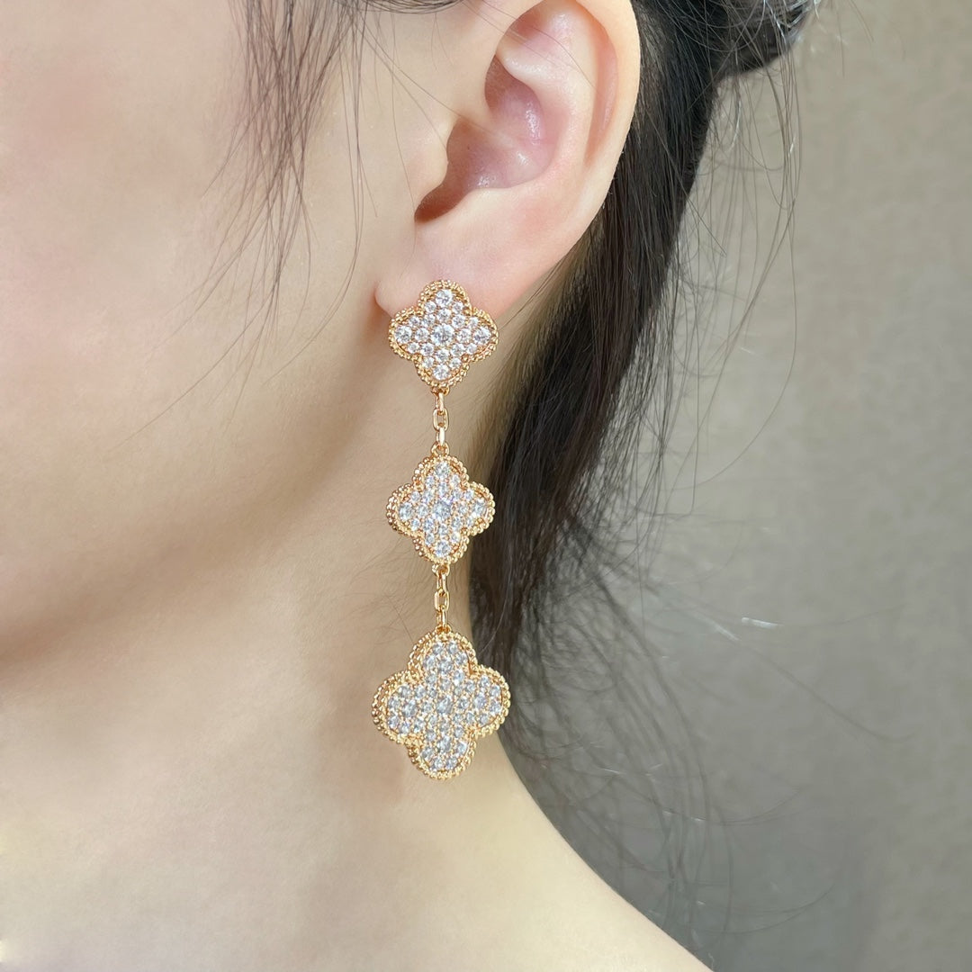 [Marin-Jewelry]CLOVER 3 MOTIFS DIAMOND PAVED Marin-Jewelry GOLD EARRINGS