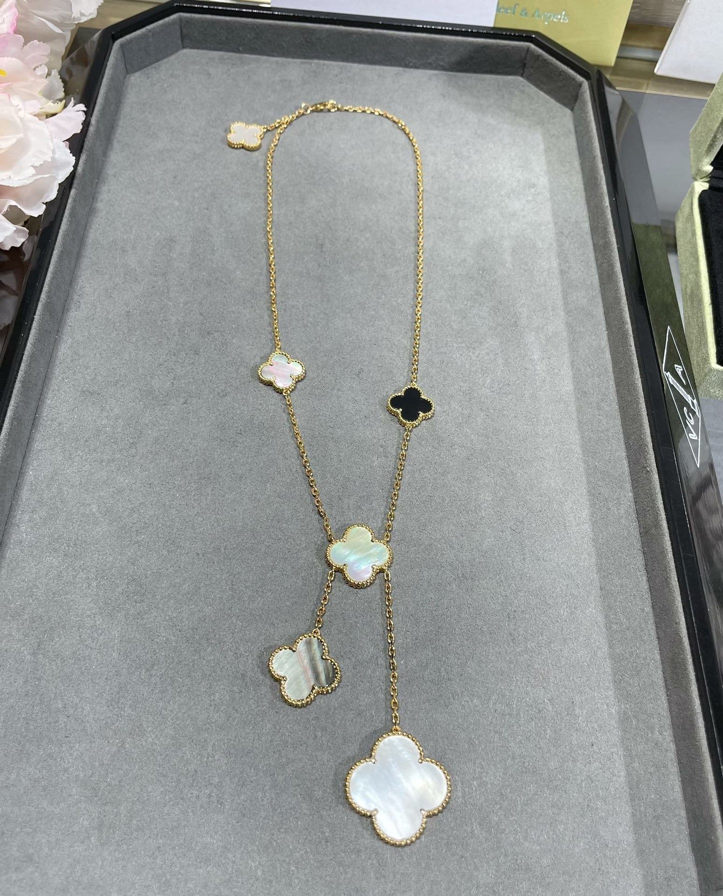[Marin-Jewelry]CLOVER 6 MOTIF MOP ONYX GOLD NECKLACE