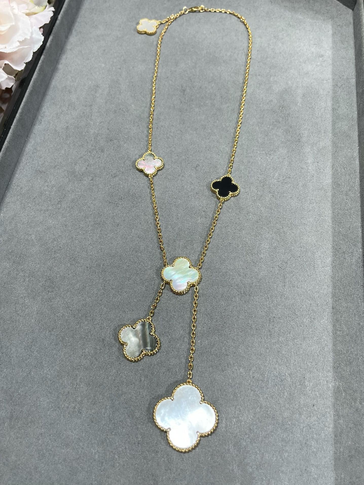 [Marin-Jewelry]CLOVER 6 MOTIF MOP ONYX GOLD NECKLACE