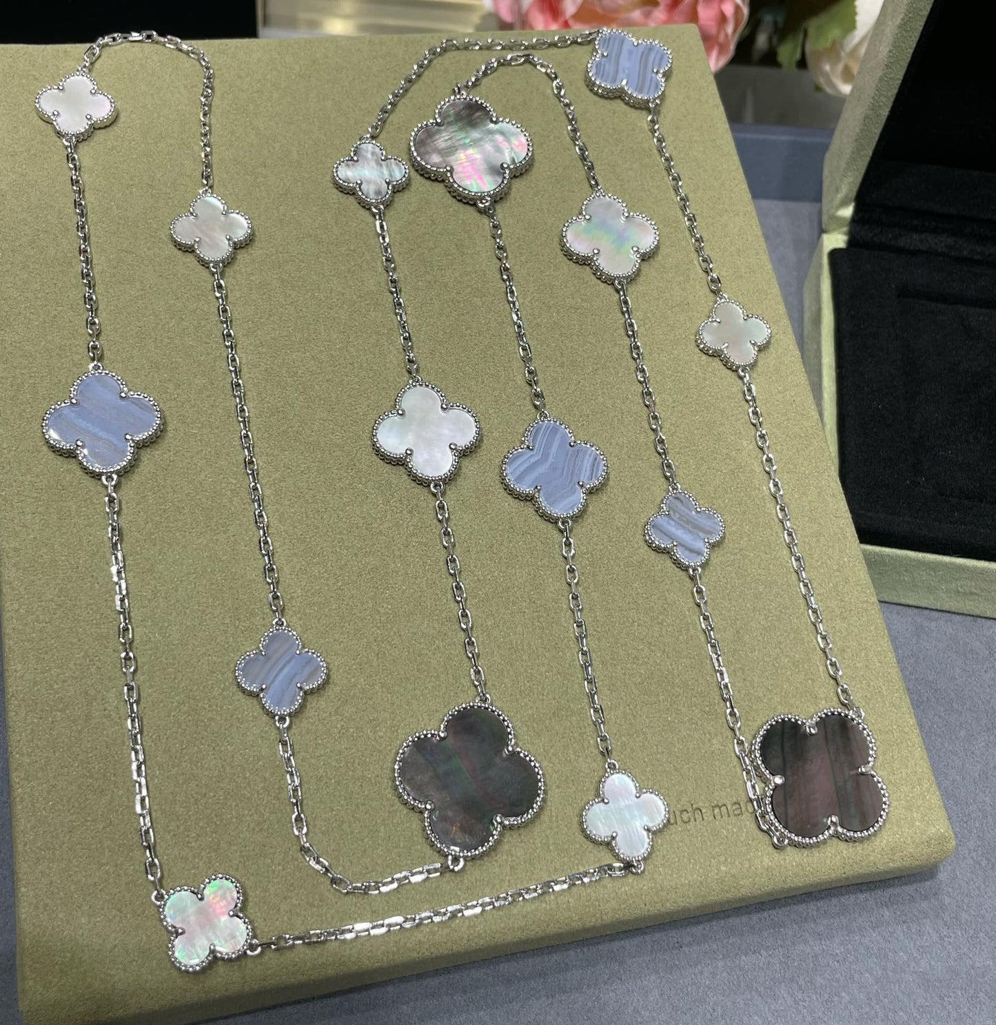 [Marin-Jewelry]CLOVER 16 MOTIF CHALCEDONY MOP SILVER NECKLACE
