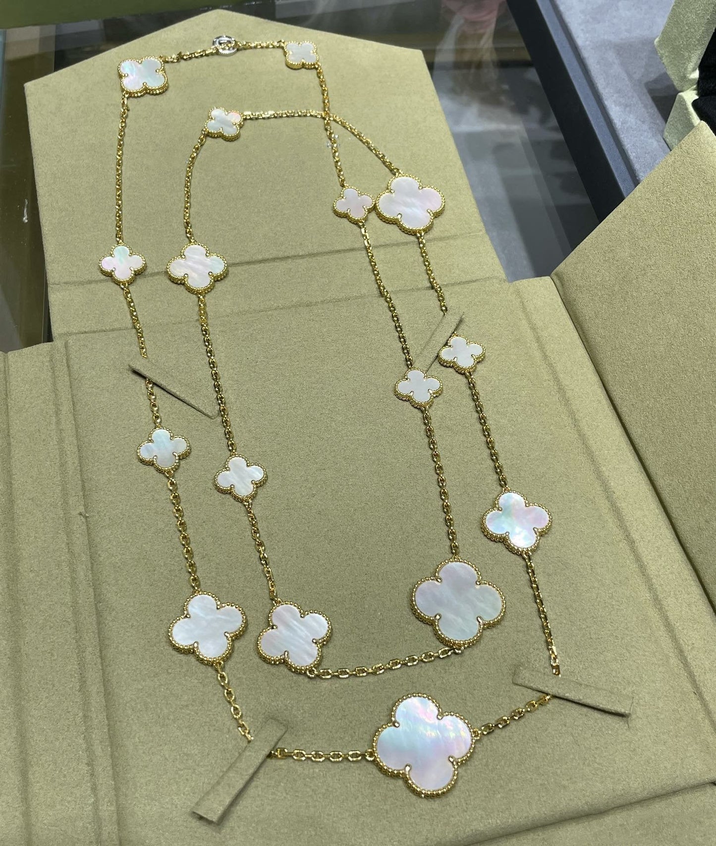 [Marin-Jewelry]CLOVER 16 MOTIF WHITE MOP GOLD NECKLACE