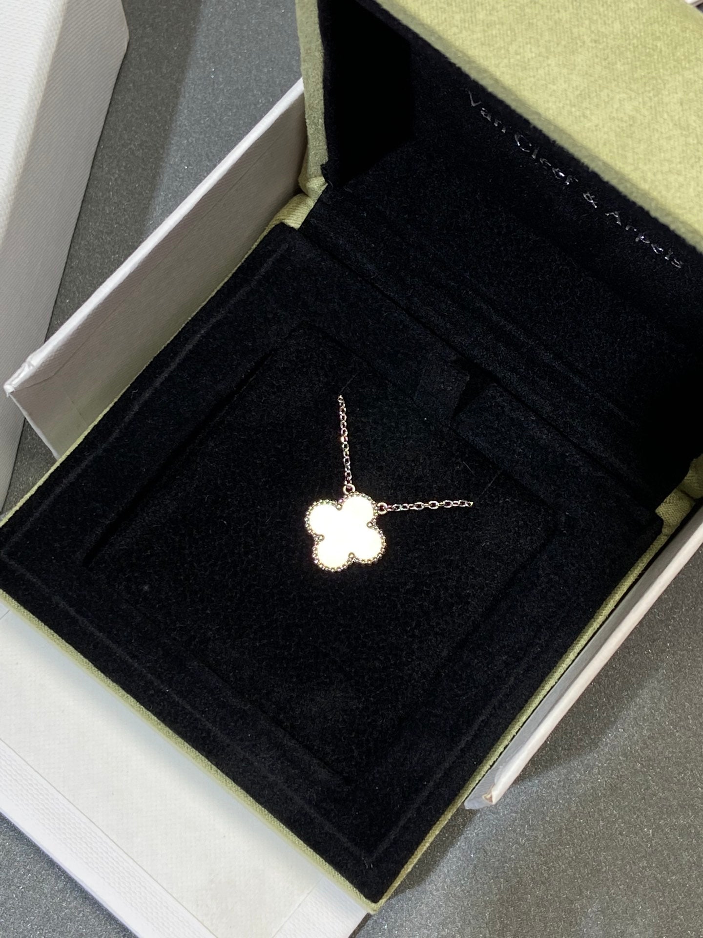 [Marin-Jewelry]CLOVER MEDIUM SILVER WHITE MOP NECKLACE