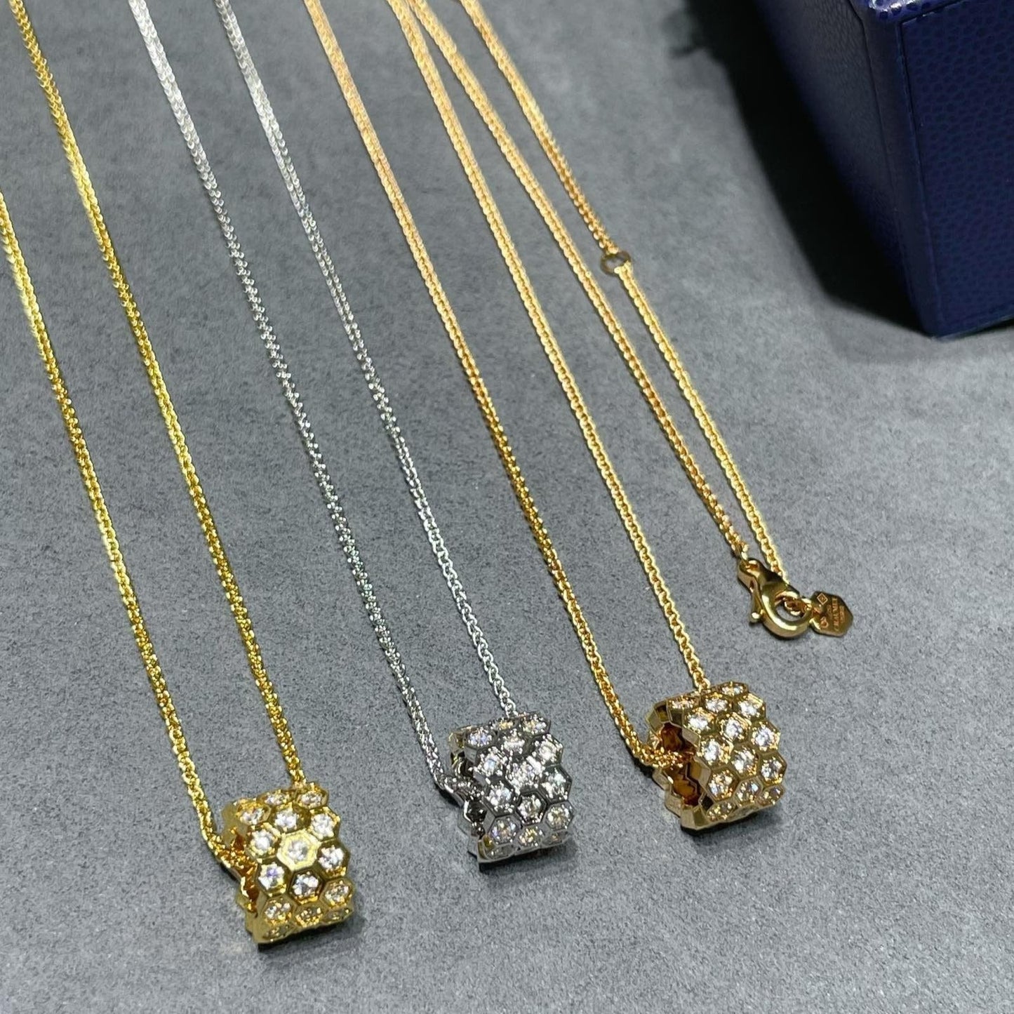 [Marin-Jewelry]BEE LOVE DIAMOND PAVED 3 ROW NECKLACE