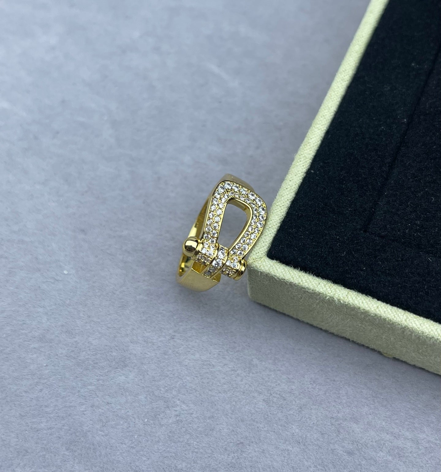 [Marin-Jewelry]Wide Hoof-Shaped Diamond-Studded Ring