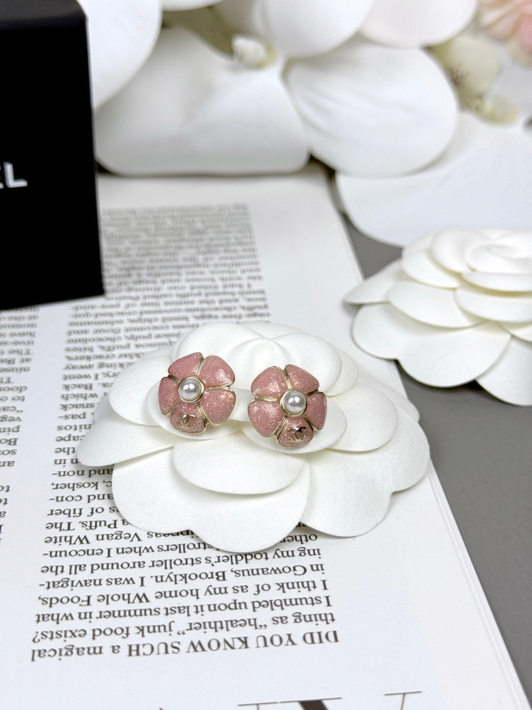 [Marin-Jewelry]26C Pink Camellia Pearl Enamel Stud Earrings