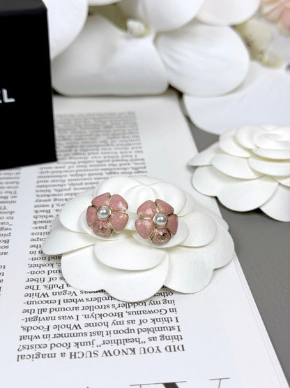 [Marin-Jewelry]26C Pink Camellia Pearl Enamel Stud Earrings