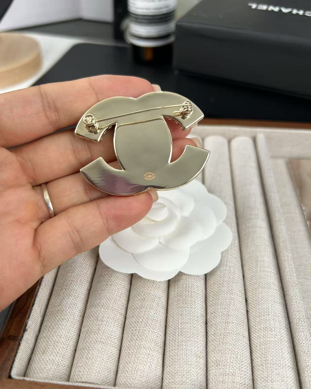 [Marin-Jewelry]Pink Resin Classic Brooch 5cm