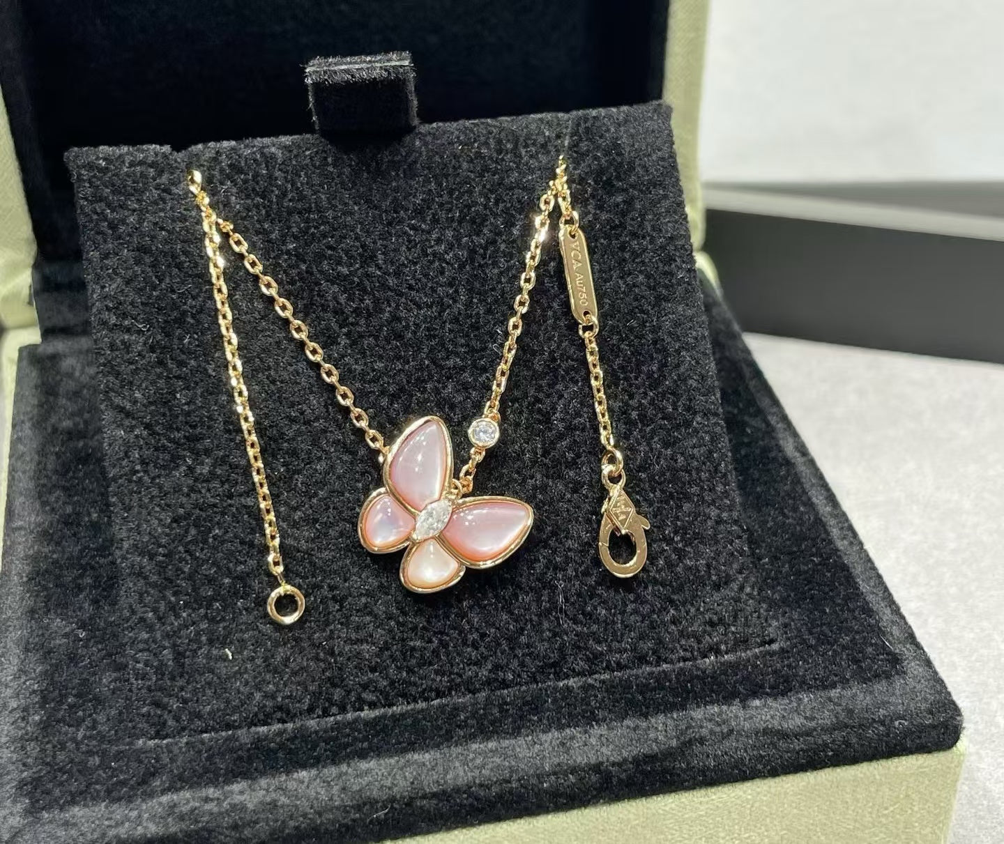 [Marin-Jewelry]BUTTERFLY PINK MOTHER-OF-PEARL DIAMOND NECKLACE
