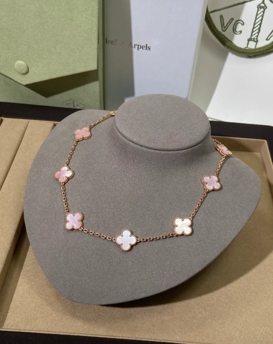 [Marin-Jewelry Jewellery] Pink Necklace with Ten Clover Designs