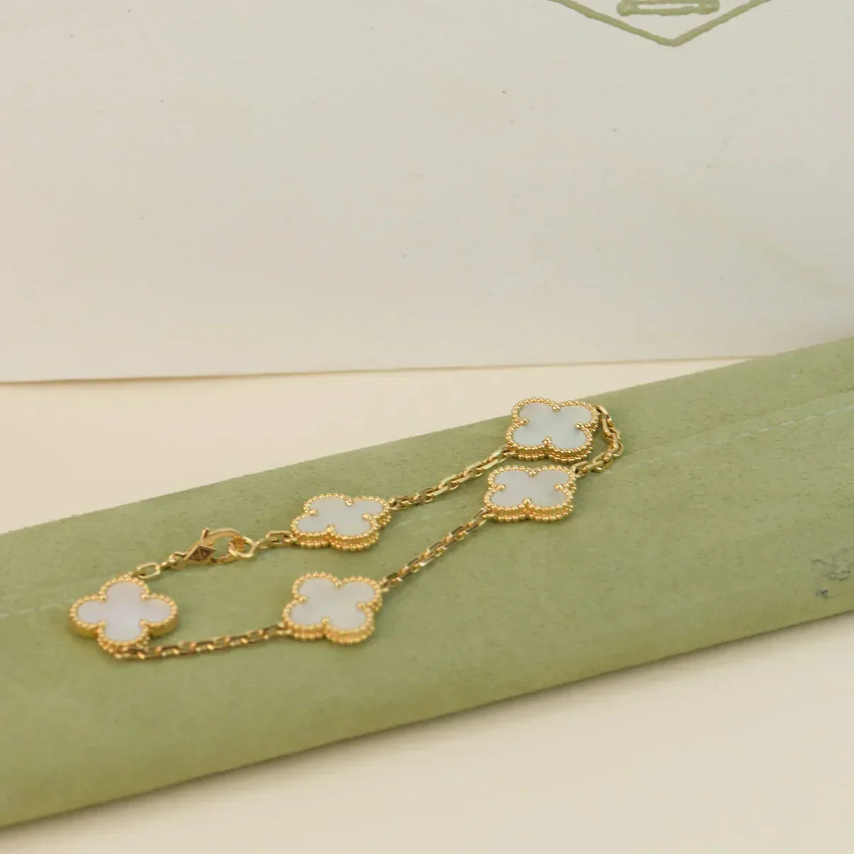 [Marin-Jewelry]CLOVER WHITE PEARL MOP 5 MOTIF BRACELET COLLECTION