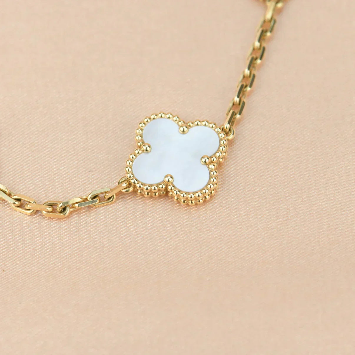 [Marin-Jewelry]CLOVER WHITE PEARL MOP 5 MOTIF BRACELET COLLECTION