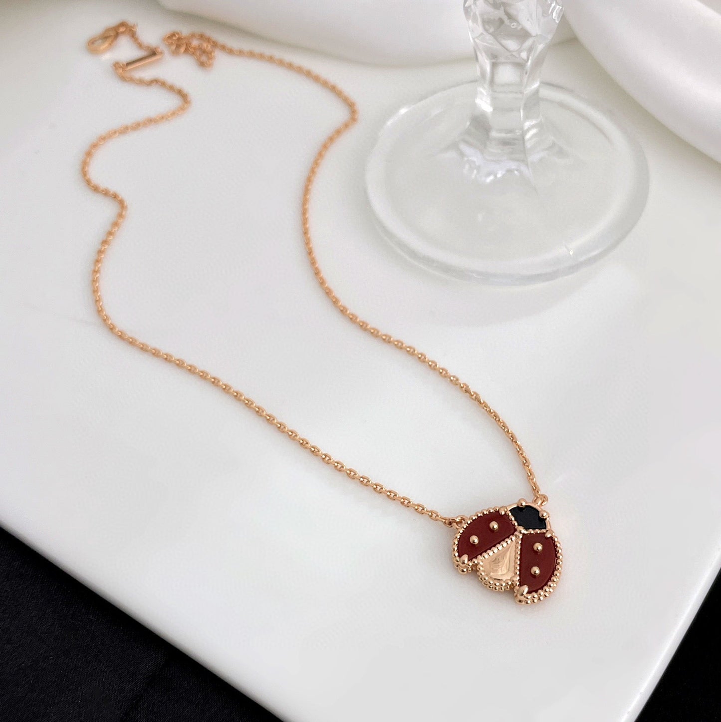 [Marin-Jewelry]LUCKY  CARNELIANS LADYBUG NECKLACE
