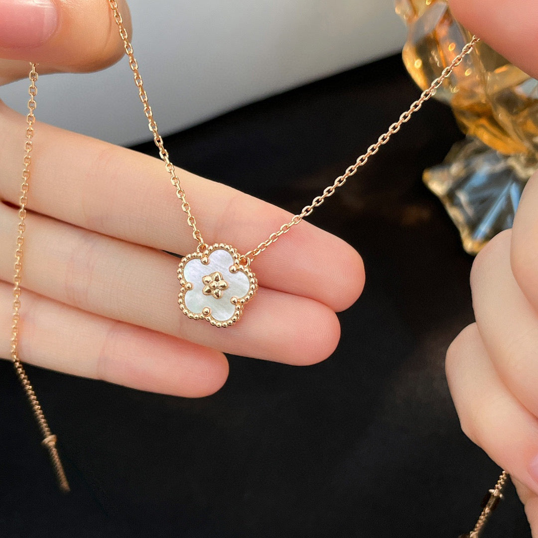 [Marin-Jewelry]LUCKY  WHITE MOP  PLUM BLOSSOM NECKLACE