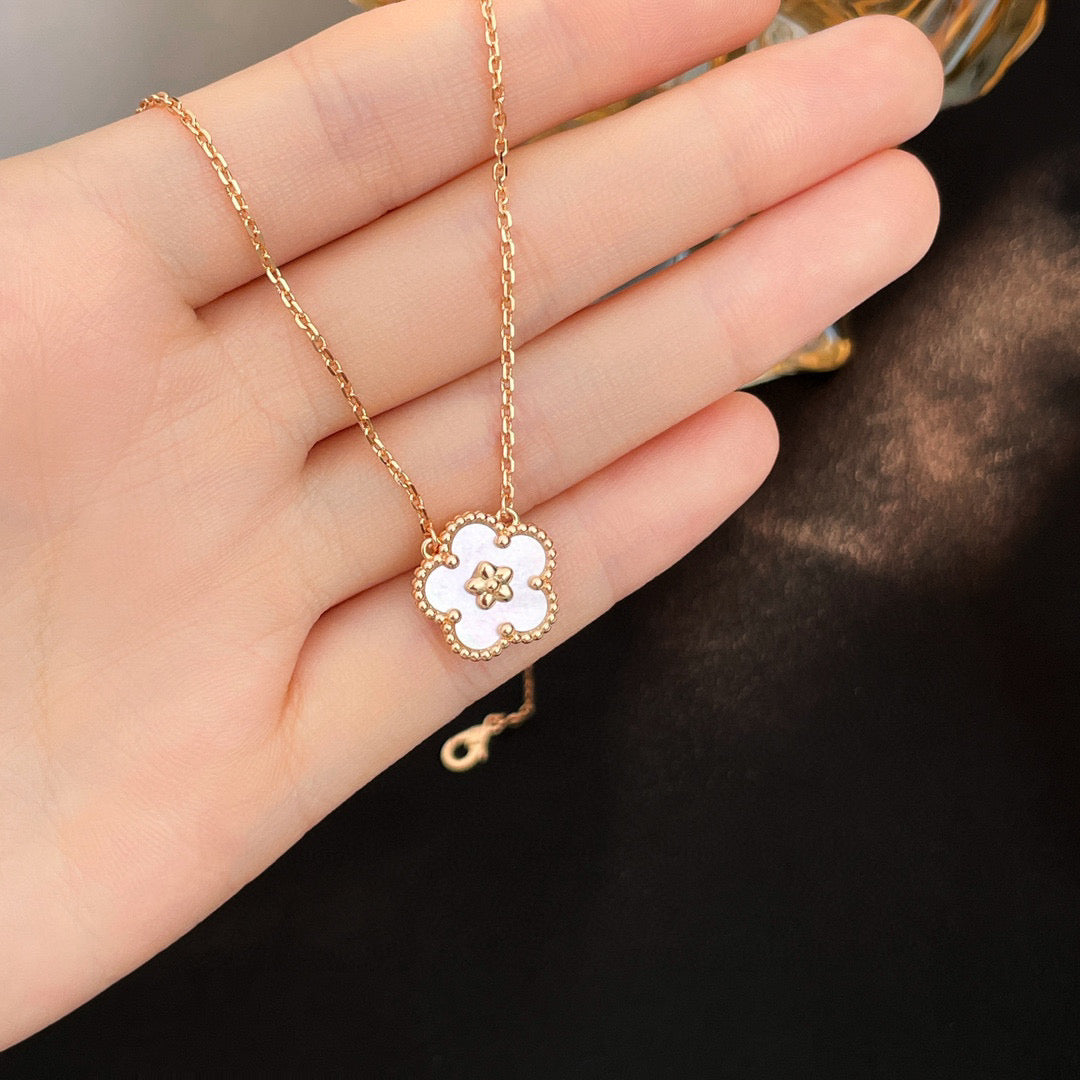 [Marin-Jewelry]LUCKY  WHITE MOP  PLUM BLOSSOM NECKLACE