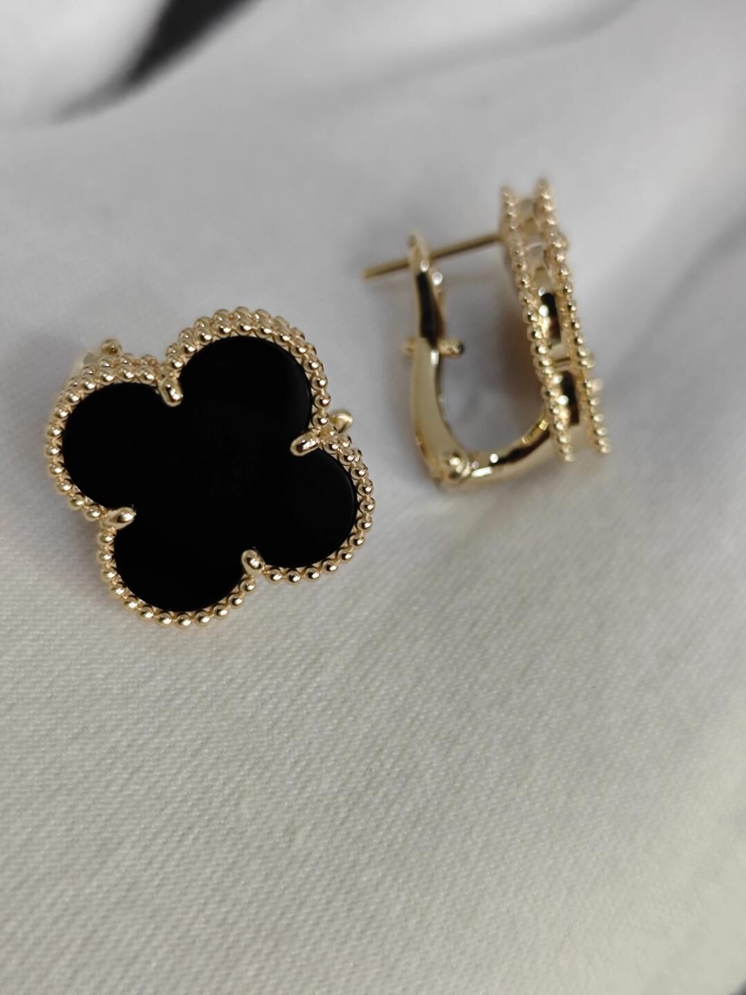 [Marin-Jewelry]CLOVER 20MM BLACK MOP EARRINGS