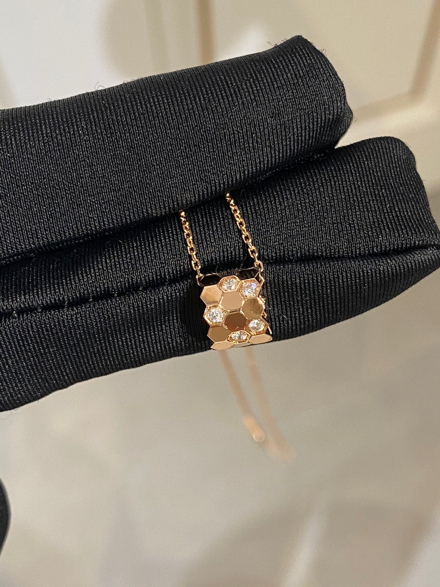 [Marin-Jewelry]BEE LOVE DIAMOND NECKLACE