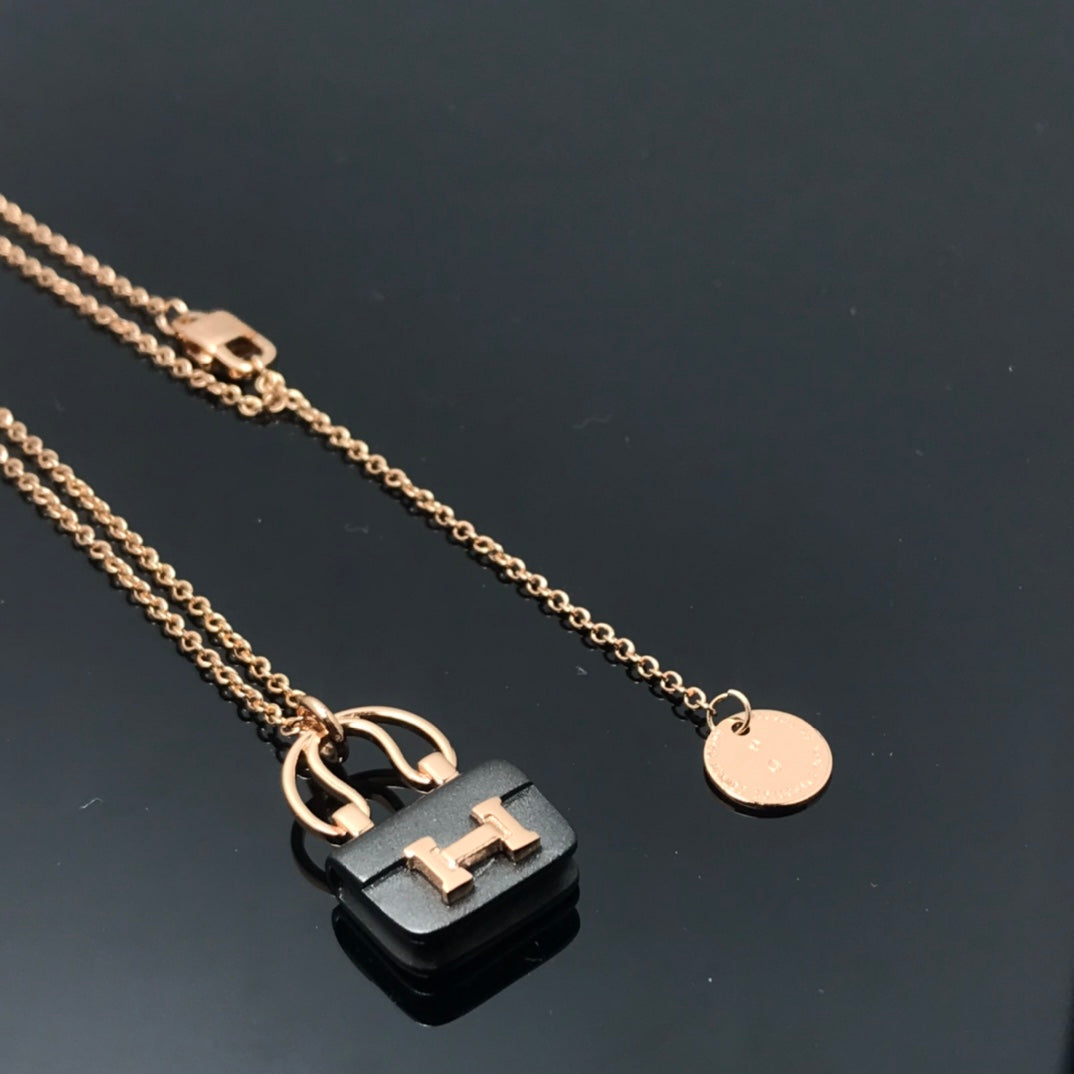 [Marin-Jewelry]WOMEN'S HM AMULETTES CONSTANCE PENDANT NECKLACE