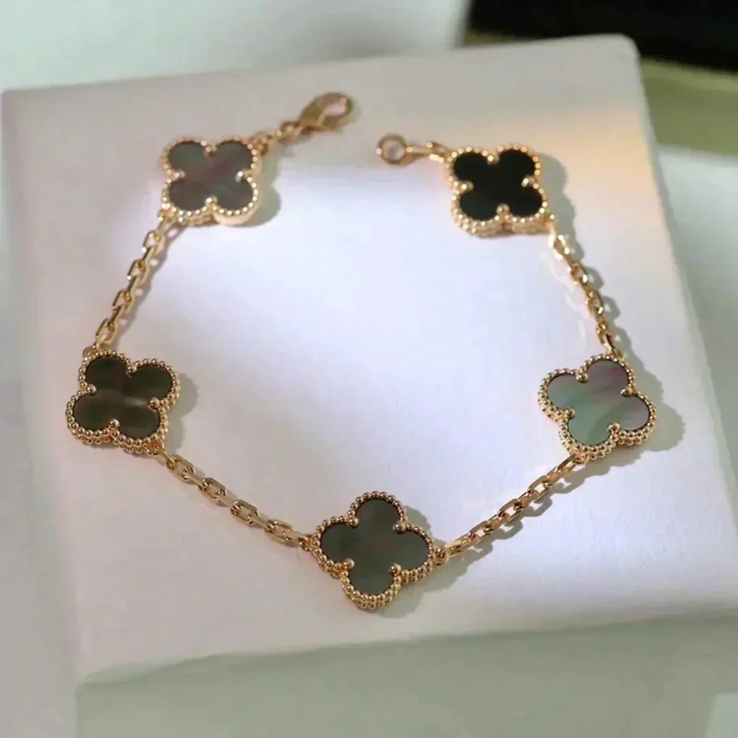 [Marin-Jewelry] CLOVER 5 MOTIF GRAY MOP BRACELET COLLECTION