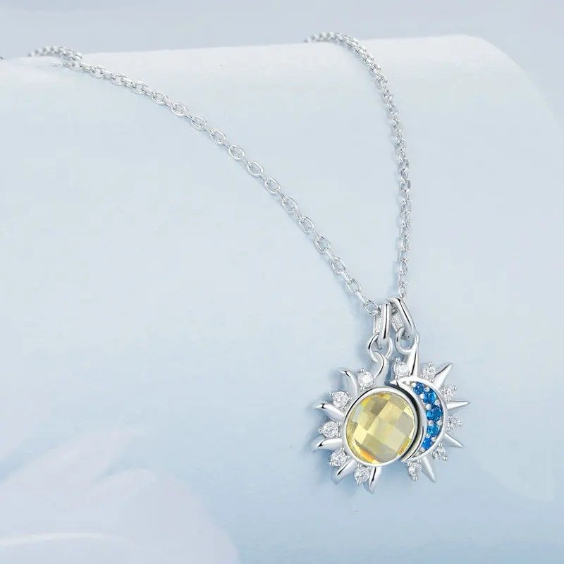 Collier soleil et lune plaqué or blanc