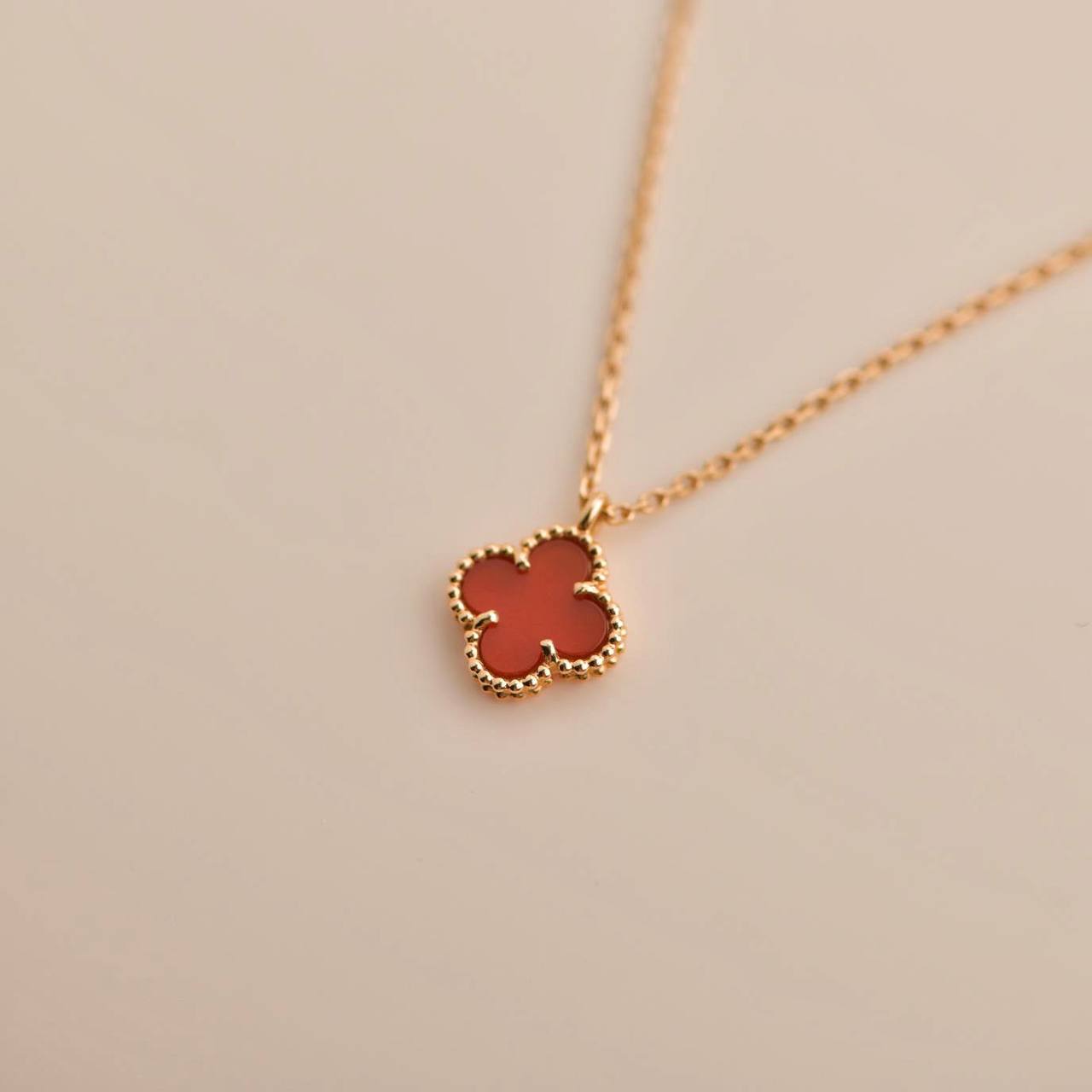 [Marin-Jewelry]CLOVER MINI 9.5MM WHITE CARNELIANS NECKLACE