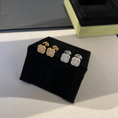 [Marin-Jewelry]CLOVER MINI DIAMOND STUD EARRINGS