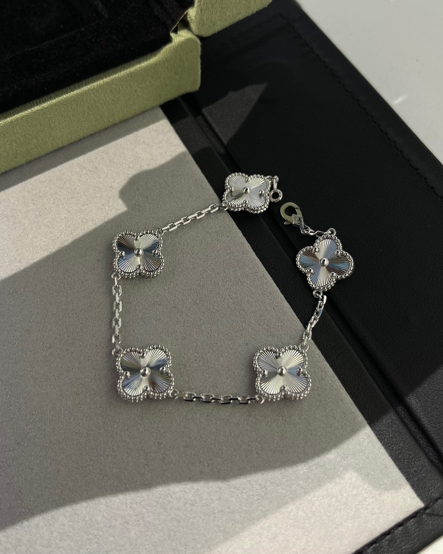 [Marin-Jewelry] CLOVER 5 MOTIF LASER BRACELET COLLECTION