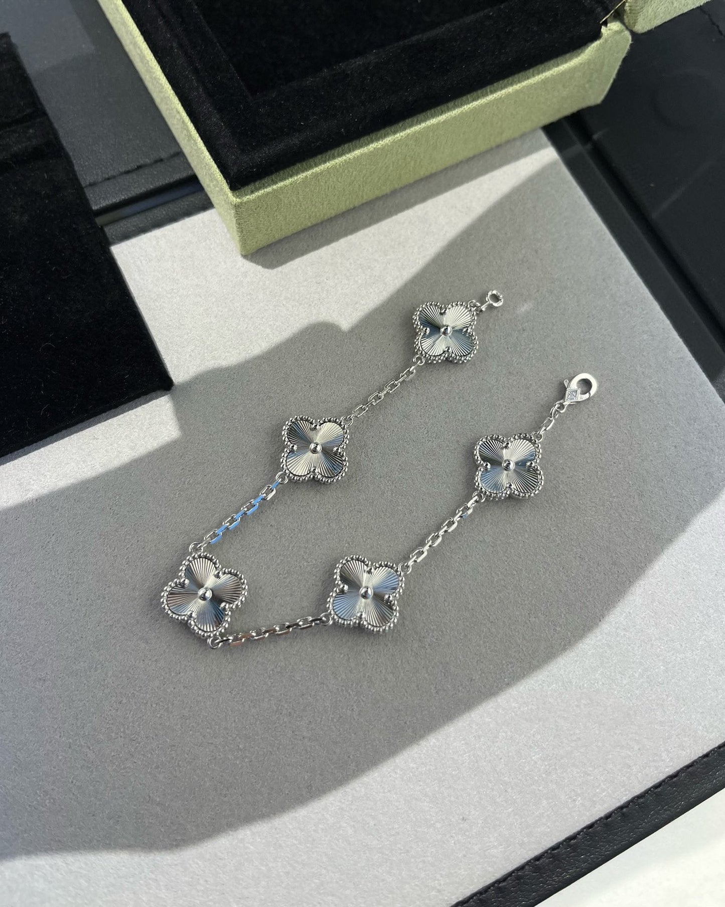 [Marin-Jewelry] CLOVER 5 MOTIF LASER BRACELET COLLECTION